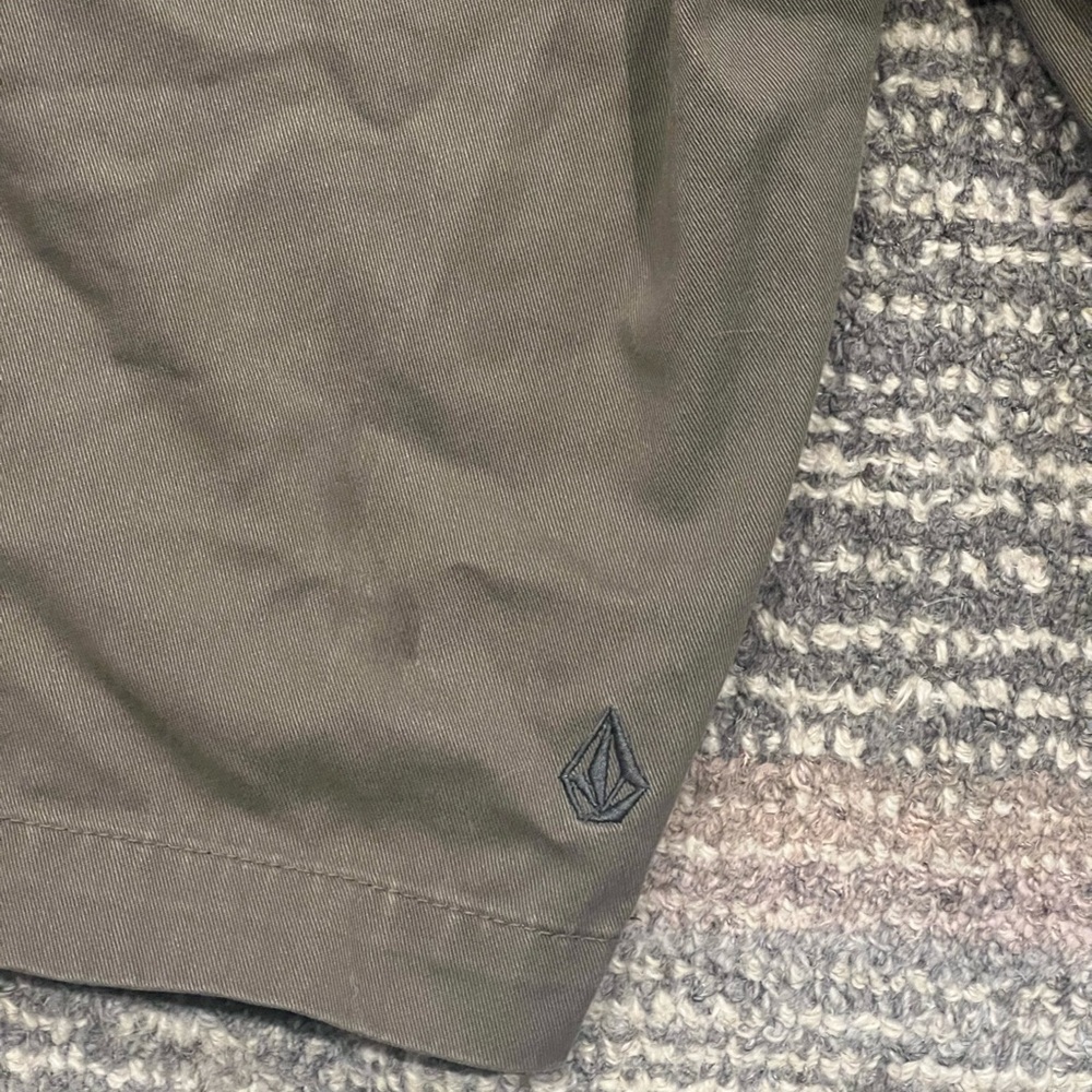 Volcom- Shorts - Picture 5 of 5